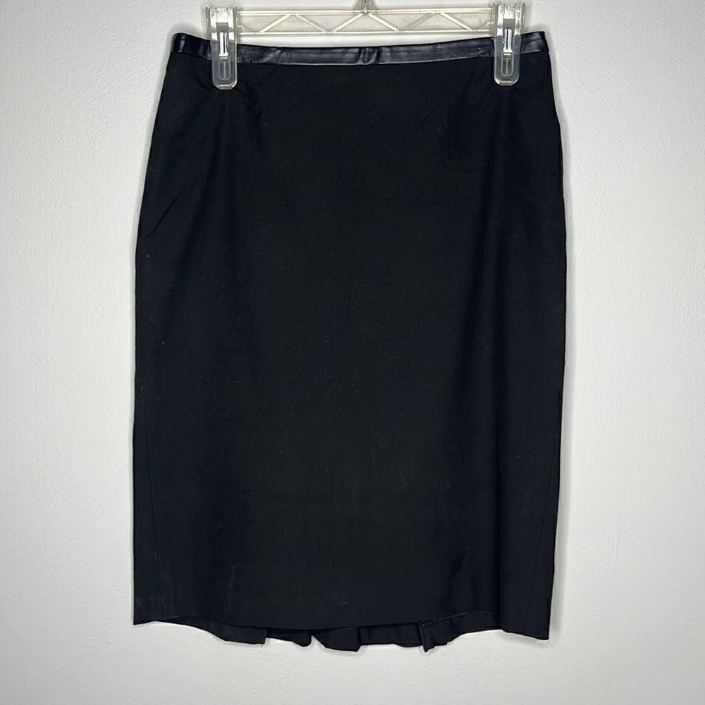 Ann Taylor Women’s Black Skirt Size 2